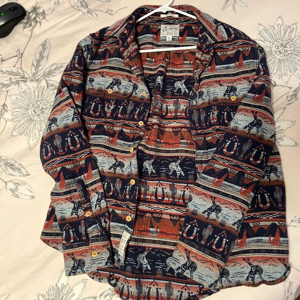 Lucky Brand Men’s/Women’s printed Aztec button down shirt Medium
